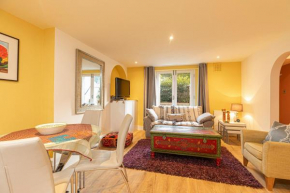 JOIVY Charming 2 bed with garden in Notting Hill